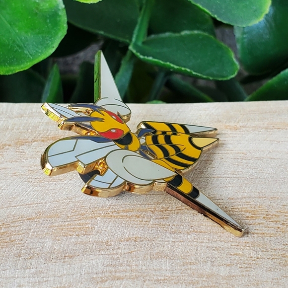 Pokemon Mega Beedrill Official 2016 Collector Enamel Pin - Picture 2 of 12